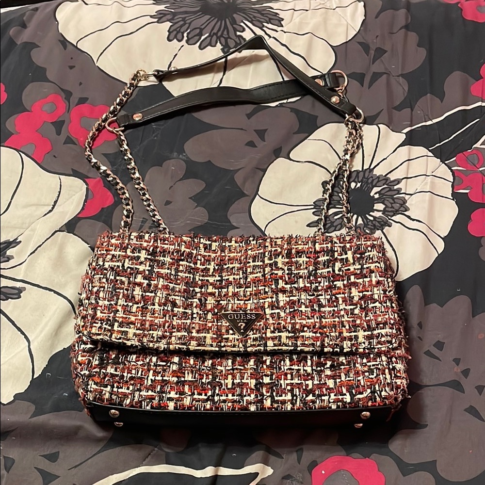 GUESS WOVEN SHOULDER BAG
